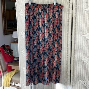 Casual Corner floral broom skirt